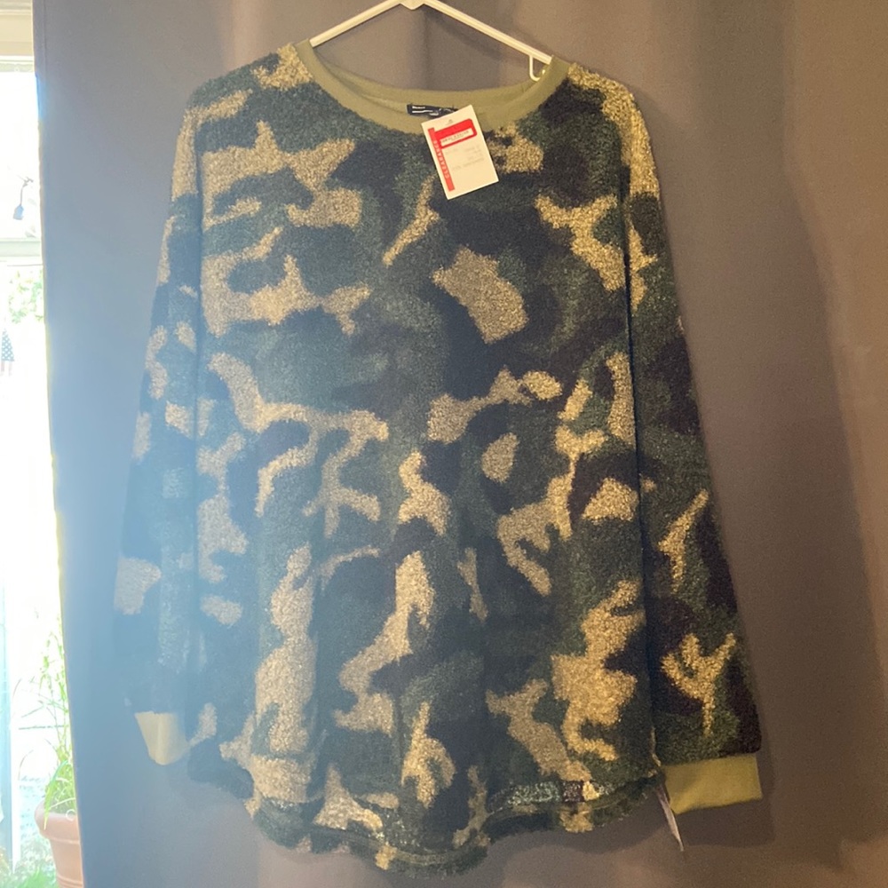 Camo textured sweatshirt